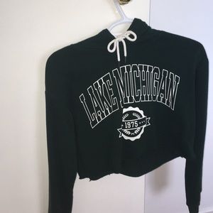 Green cropped hoodie